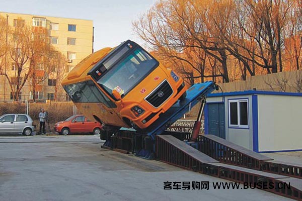 黄海DD6760C02FX小学生专用校车