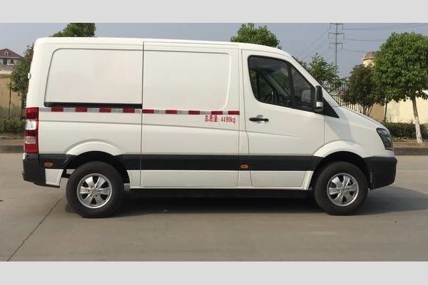 东风EQ5040XXYBEV厢式运输车(纯电动)