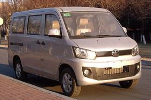一汽CA6420A25CNG多用途乘用车(汽油/天然气国四6座)
