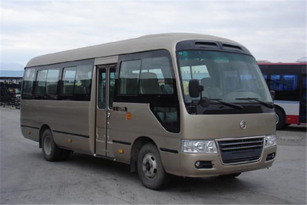 金旅XML6700JB8客车