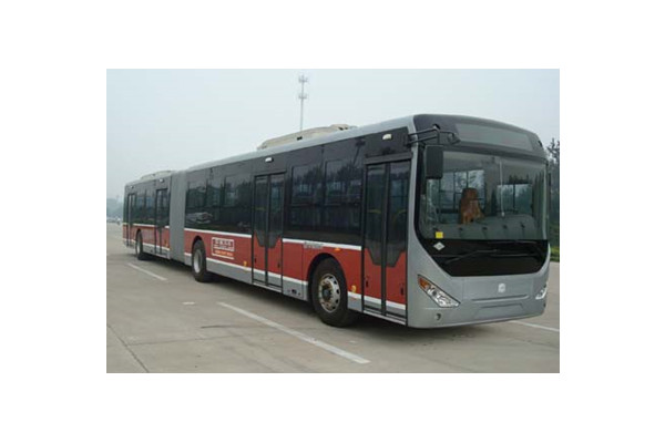 中通LCK6180HQGNA铰接式公交车(天然气国五24-58座)