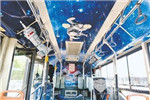 郑州新型新能源公交上路，座位更多还能给手机充电