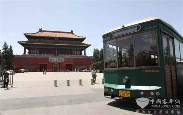 乘银隆铛铛车 体验北京之美