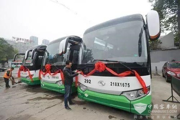 武汉：有能跑高速的公交车