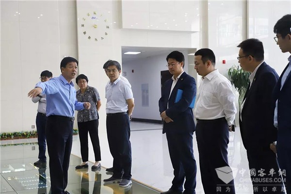 亿华通与东岳集团签订战略合作协议 共推氢燃料电池汽车商业化发展