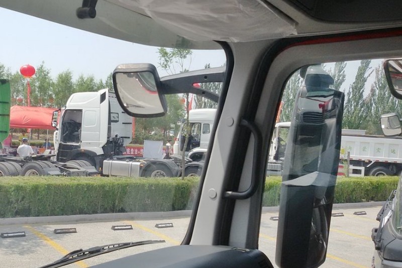 北奔 V3HT重卡 430马力 6X2牵引车(中提升桥)