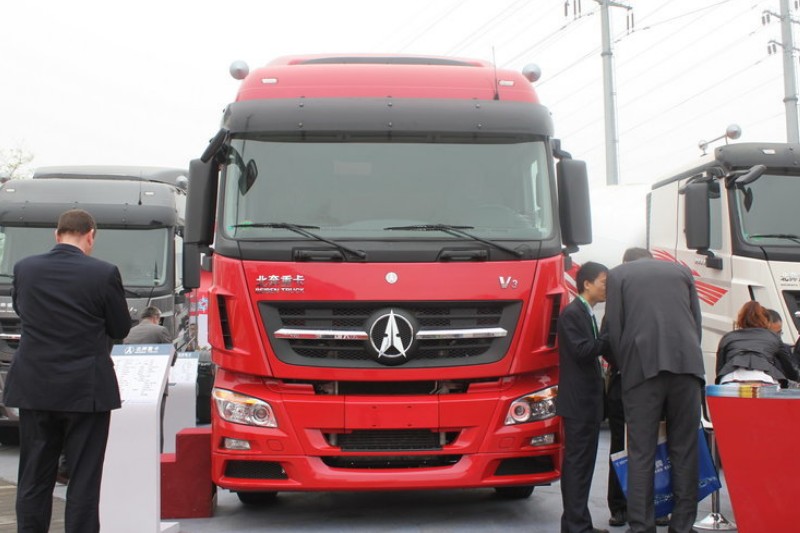 北奔 V3重卡 380马力 6X4 LNG牵引车(ND4250B38J7)