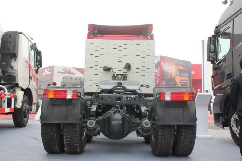 北奔 V3重卡 380马力 6X4 LNG牵引车(ND4250B38J7)