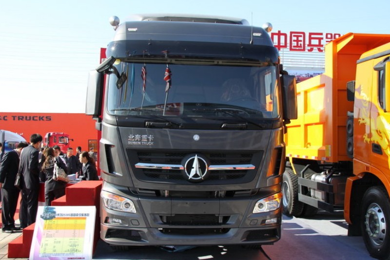 北奔 V3重卡 375马力 6X4 牵引车(ND4251B34J7)