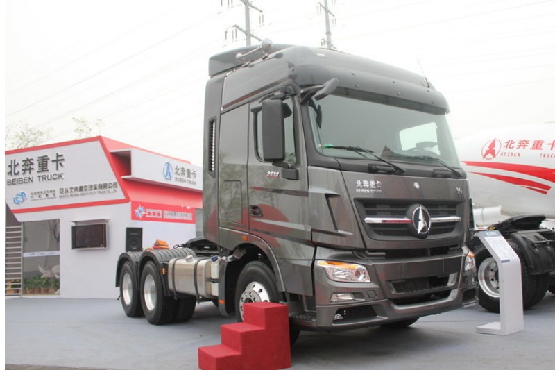 北奔 V3重卡 375马力 6X4 国四牵引车(ND42500B33J7)