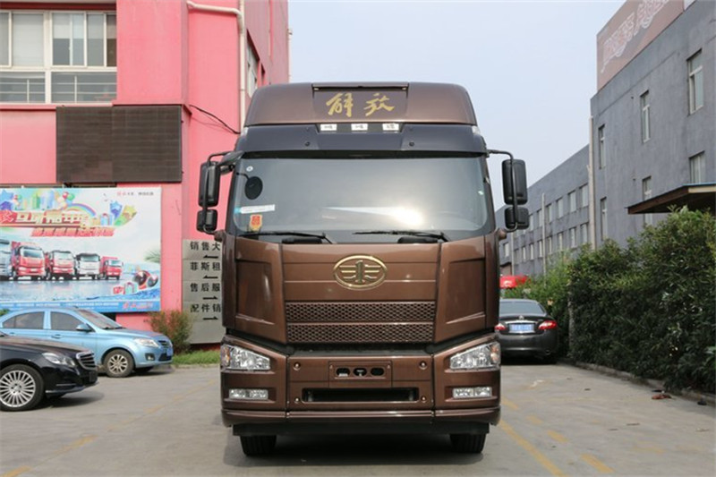 一汽解放 J6P重卡 460马力 6X4 国四牵引车(超速档)(CA4250P66K24T1A1E4)