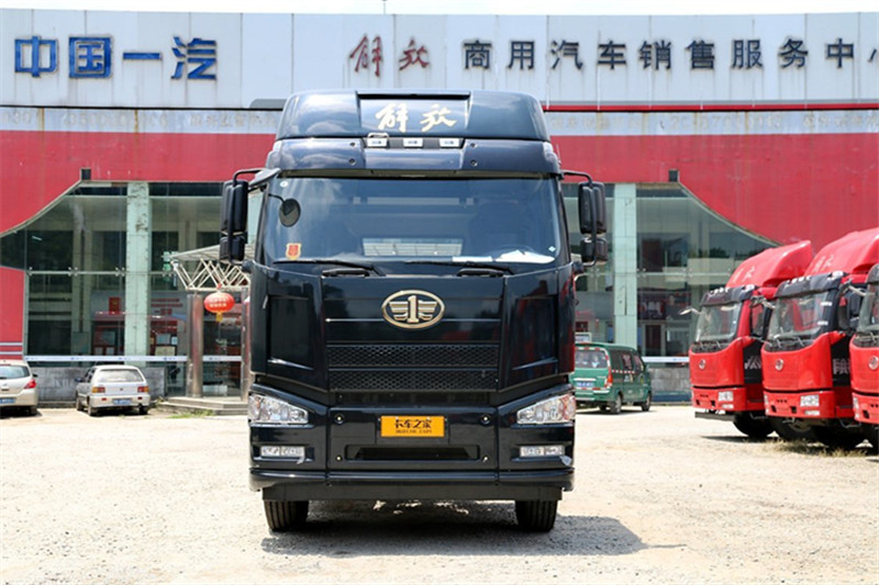 一汽解放 J6P重卡 460马力 6X4 国四牵引车(自动挡)CA4250P66K24T1A1E4)