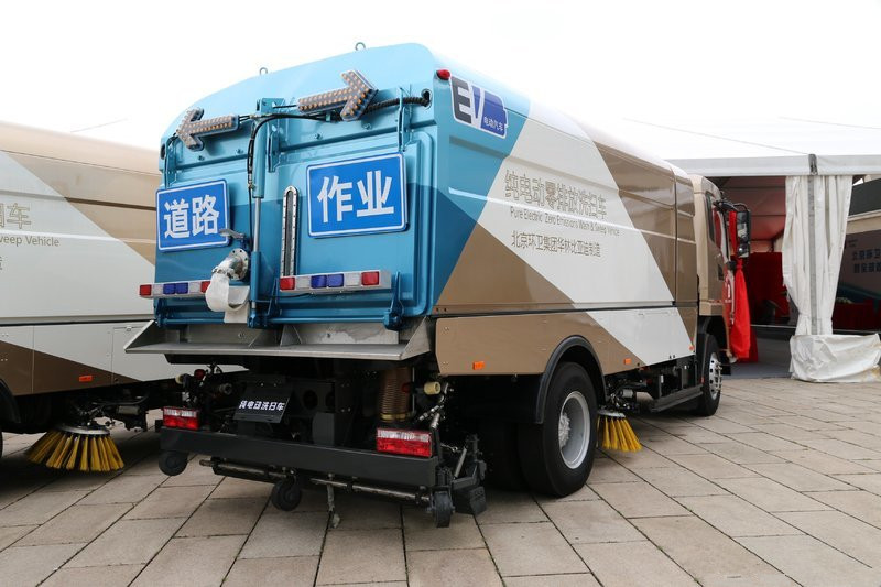 比亚迪 T8 245马力 4x2 16吨 纯电动洗扫车