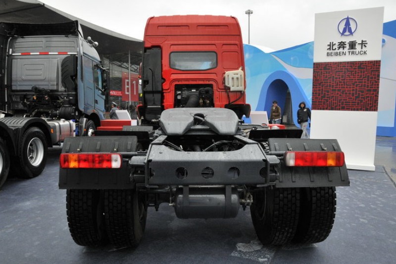 北奔 V3重卡 380马力 6X2 天然气 国五牵引车(ND4240L27J7Z00)