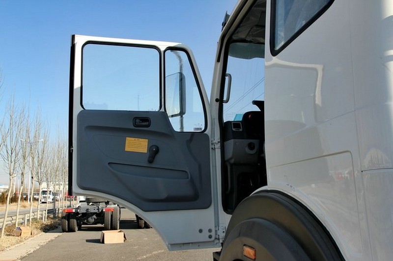 北奔 NG80重卡 336马力 6X2 国四牵引车(ND42402L23J)