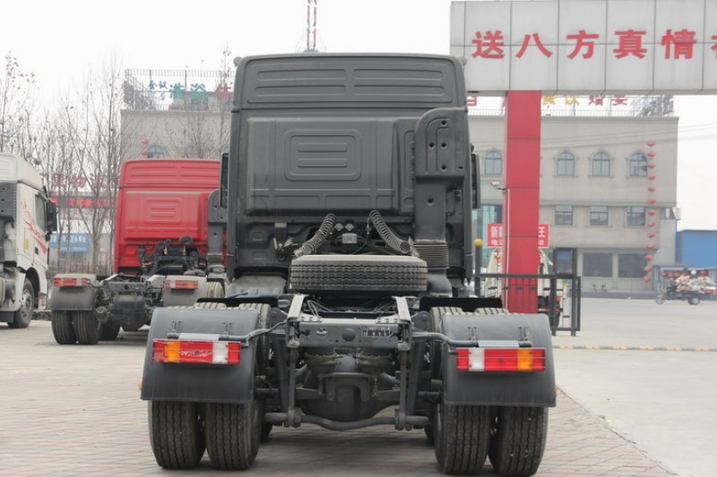 北奔 V3重卡 轻量化版 336马力 6X4 国四牵引车(ND42507B32J7