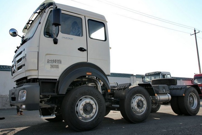 北奔 NG80重卡 380马力 6X2 国五天然气牵引车(ND4240L27J6Z00)