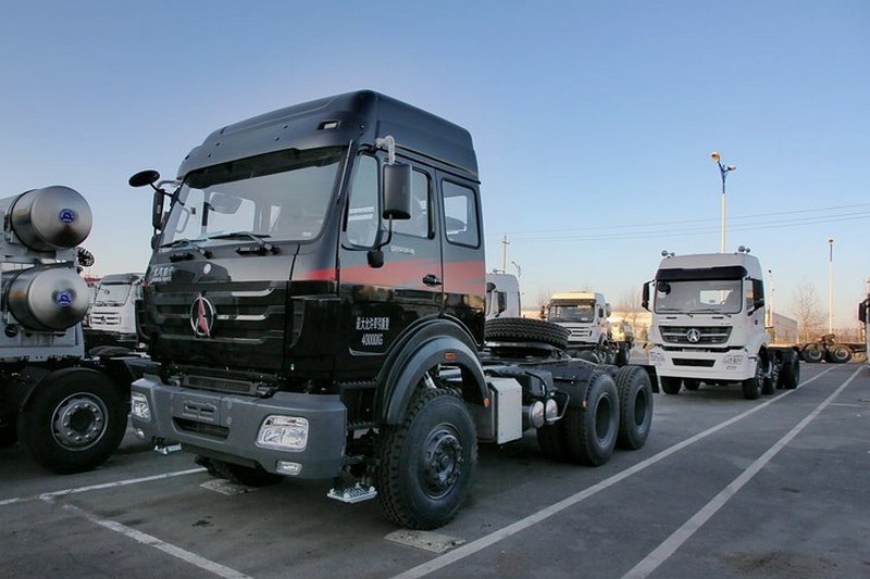 北奔 NG80B重卡 336马力 6X4 国四牵引车(ND42507B32J)