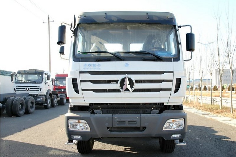 北奔 NG80重卡 340马力 6X4 国五天然气牵引车(ND4250B38J6Z00)