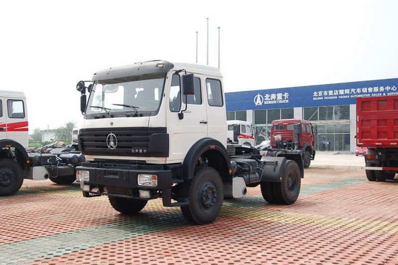 北奔ng80重卡 375马力 4x2 天然气 国五牵引车(nd4180