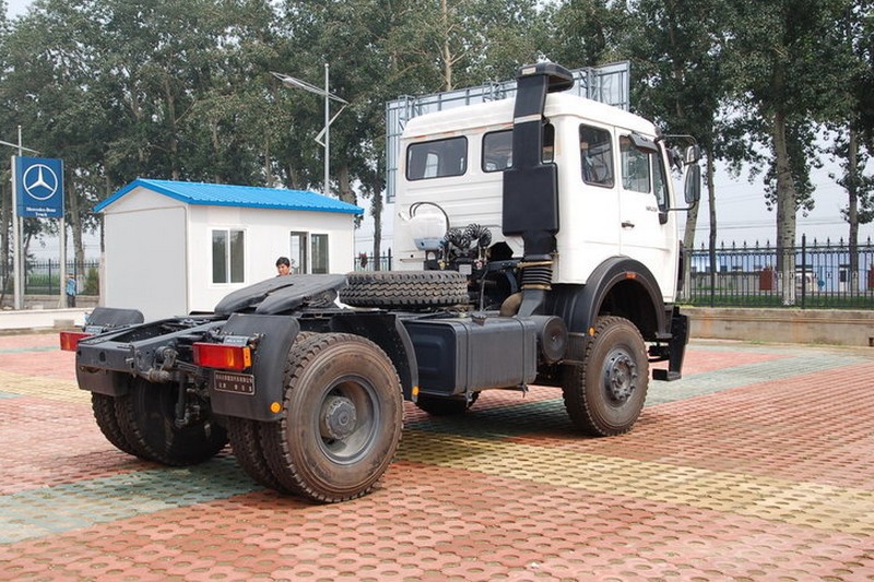 北奔 NG80重卡 375马力 4X2 天然气 国五牵引车(ND4180A38J6Z01)