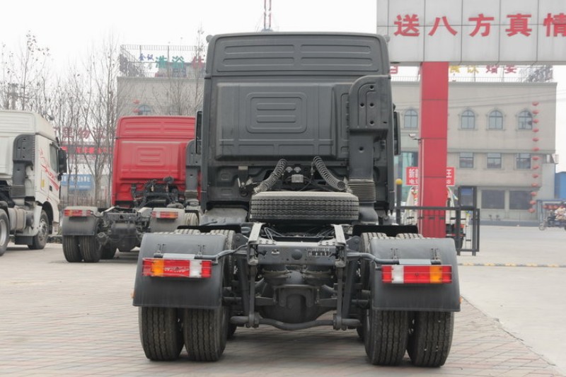 北奔 V3重卡 轻量化版 336马力 6X4 国四牵引车(ND42507B32J7)