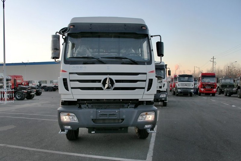 北奔 NG80B重卡 336马力 6X4 国四牵引车(ND42507B32J)