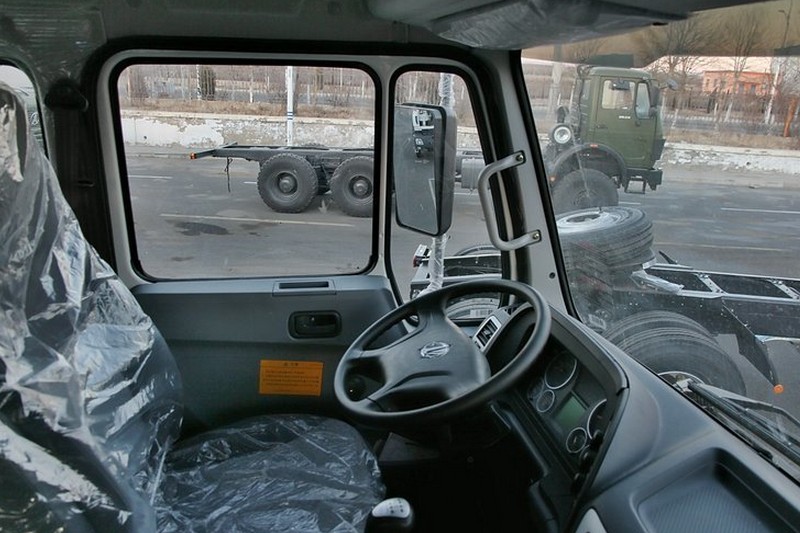 北奔 NG80B重卡 336马力 6X4 国四牵引车(ND42507B32J)