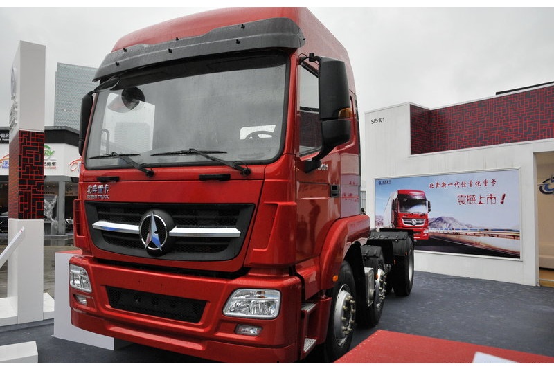 北奔 V3重卡 375马力 6X2 天然气 国五牵引车(ND4240L27J7Z00)