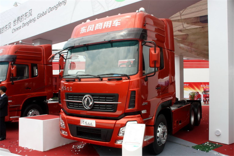 东风商用车 天龙重卡 385马力 6X4 国四牵引车(DFL4251AX16A)