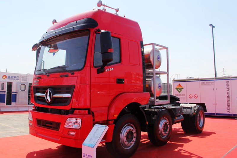 北奔 V3M重卡 340马力 6X2 天然气 国五牵引车(ND4240L27J7Z01)