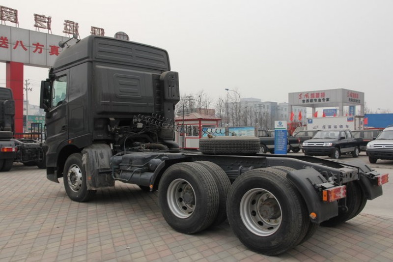 北奔 V3重卡 轻量化版 400马力 6X4 国四牵引车(ND42509B32J7)