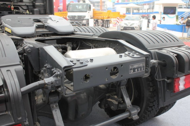 北奔 V3重卡 400马力 6X4 国四牵引车(ND42509B32J7)