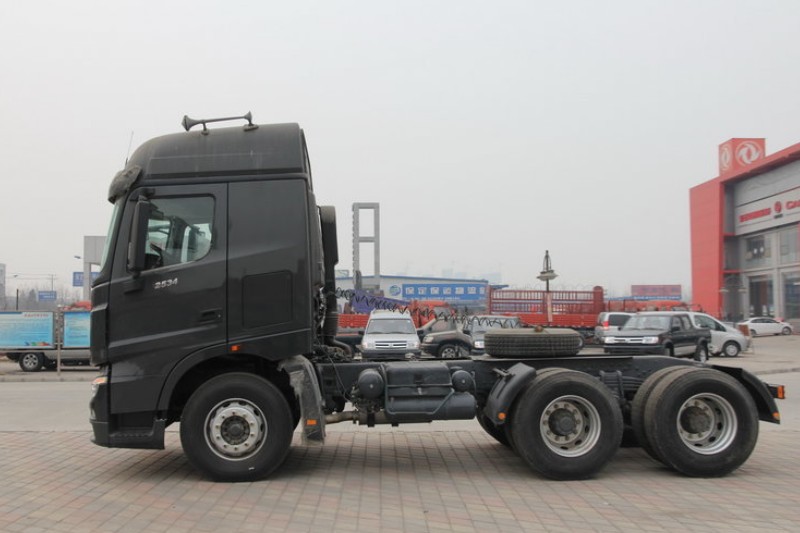 北奔 V3重卡 400马力 6X4 国四牵引车(ND42501B33J7)