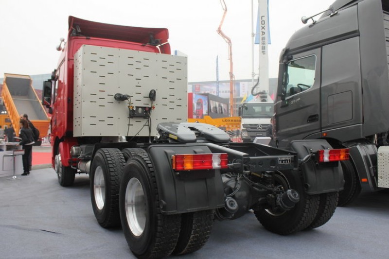 北奔 V3重卡 轻量化版 400马力 6X4 国四牵引车(ND4253B34J7)