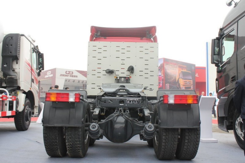 北奔 V3重卡 轻量化版 400马力 6X4 国四牵引车(ND4253B34J7)