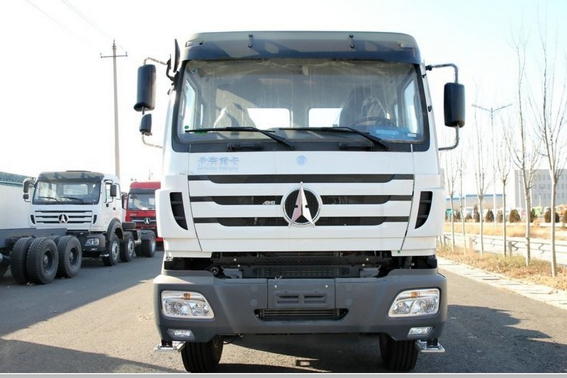 北奔 NG80B重卡 375马力 6X2 国四牵引车(ND42402L23J)