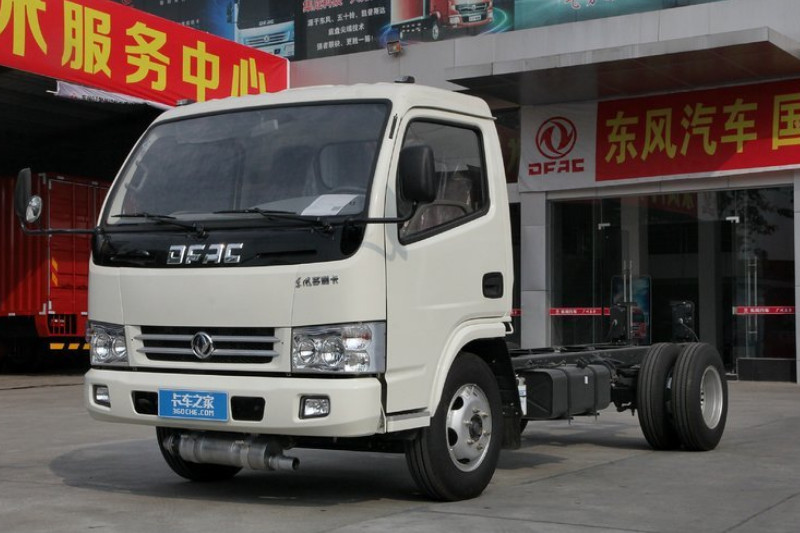 东风 多利卡D6 115马力 4X2 3300轴距 国四 单排危化品运输车底盘
