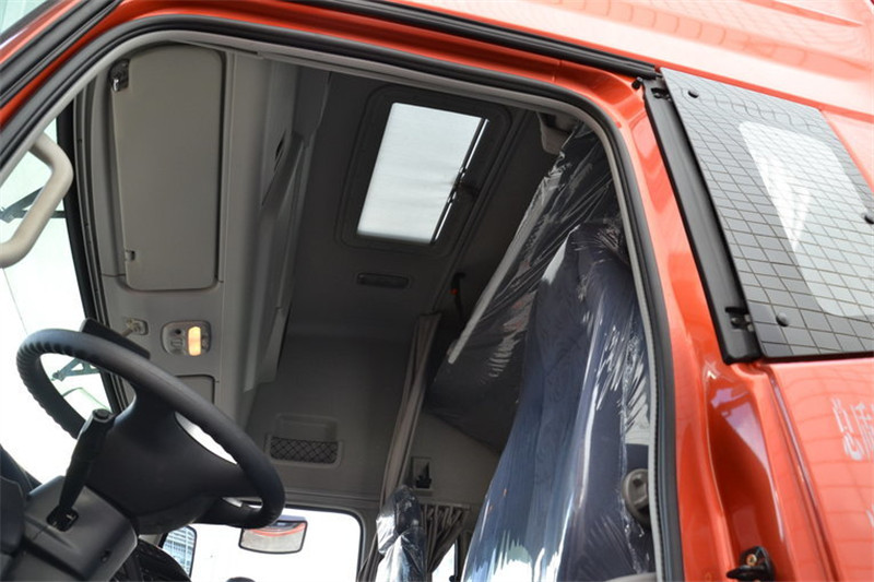 东风商用车 新天龙重卡 340马力 4X2 国四牵引车(DFL4181A6)