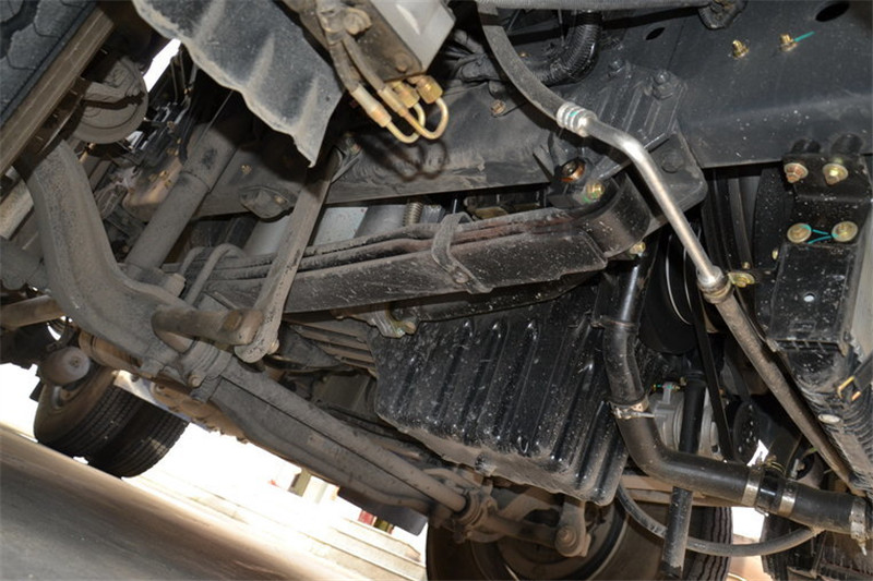东风商用车 新天龙重卡 340马力 4X2 国四牵引车(DFL4181A6)