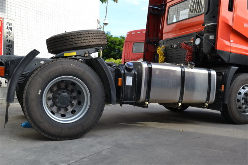 东风商用车 新天龙重卡 340马力 4X2 国四牵引车(DF东风商用车 新天龙重卡 340马力 4X2 国四牵引车(DFL4181A6)L4181A6)