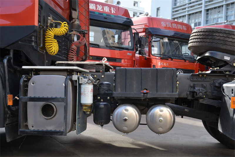 东风商用车 新天龙重卡 340马力 4X2 国四牵引车(DFL4181A6)