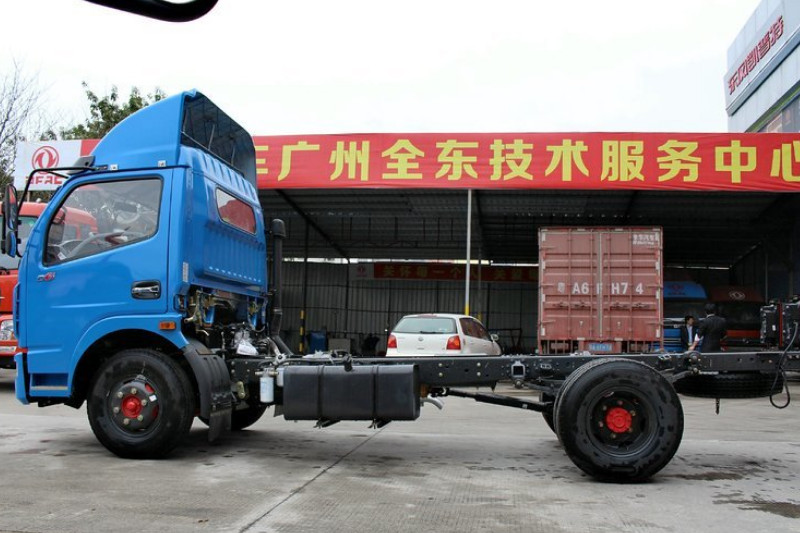 东风 多利卡D6 115马力 3300轴距 国四 单排轻卡底盘(DFA5040XXY11D2AC)