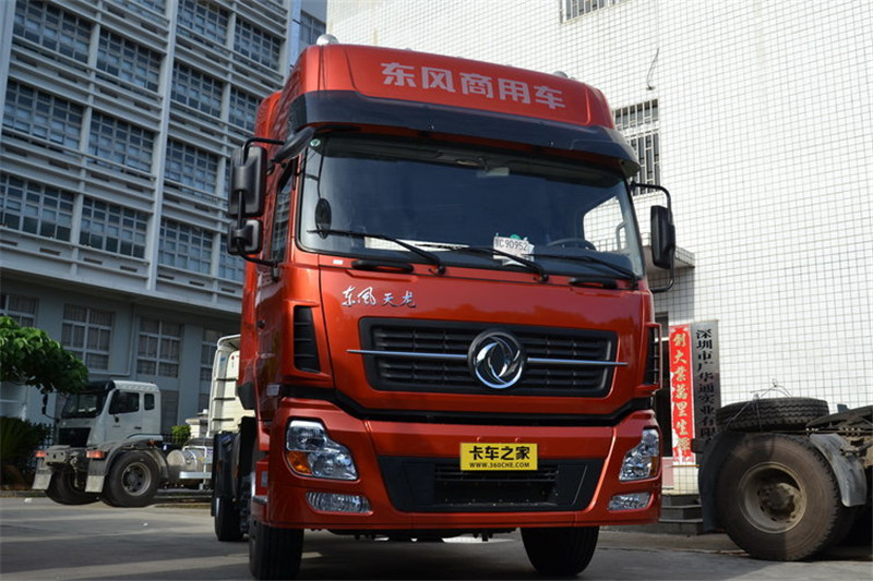 东风商用车 新天龙重卡 385马力 4X2 国四牵引车(DFL4181A8)