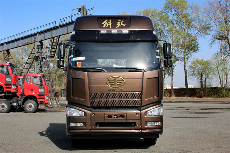 一汽解放 J6P重卡 460马力 6X2R 国四牵引车(自动挡)(CA4250P66K24T2A1E4)