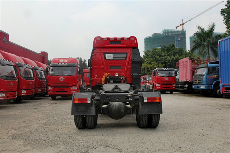 一汽解放 J6M重卡 350马力 4X2 国五港口牵引车(CA4180P63K2AE5)