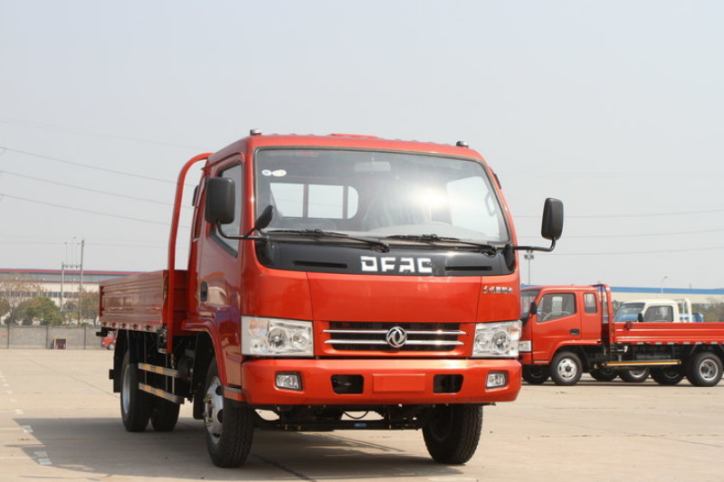 东风 多利卡D6 68马力 3.8米 国四 单排厢式轻卡(DFA5041XXY30D4AC)