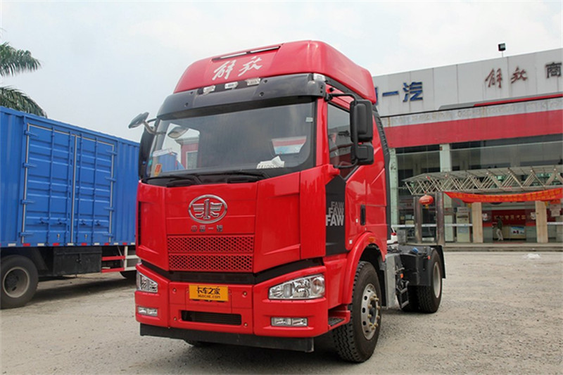 一汽解放 J6M重卡 350马力 4X2 国四牵引车(CA4180P63K2AE4)