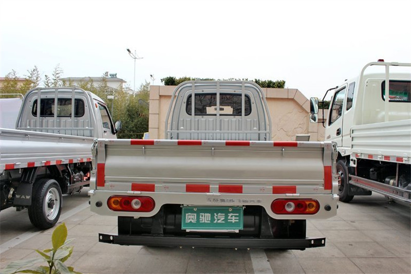 奥驰 悦菱 1.24L 88马力 汽油/CNG 2.7米 4X2 国五双排栏板微卡(FD1037R13Q5-S1)