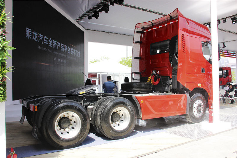 东风柳汽 乘龙H7重卡 500马力 6X4 国五牵引车(LZ4253H7DB)